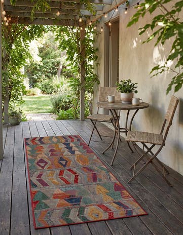 2' 7 x 5' 3 Easy-Clean Modern Indoor / Outdoor Runner Rug
