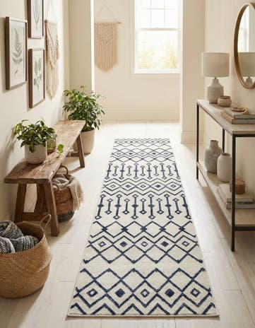 2' 7 x 10' Bohemian Trellis Runner Rug