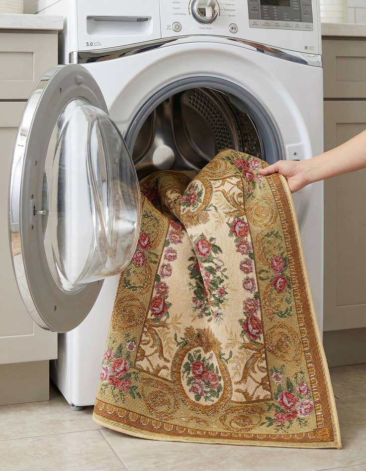 Detail image of  2' x 3'  Washable Traditional Indoor / Outdoor Rug