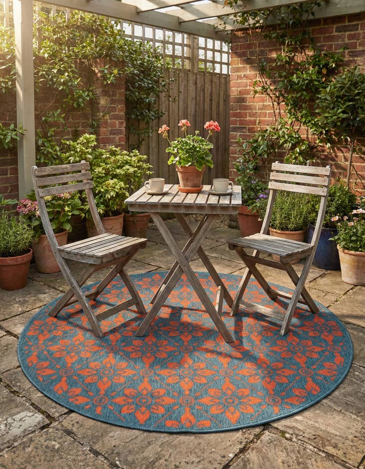 Detail image of 5' x 5'  Washable Trellis Indoor / Outdoor Round Rug