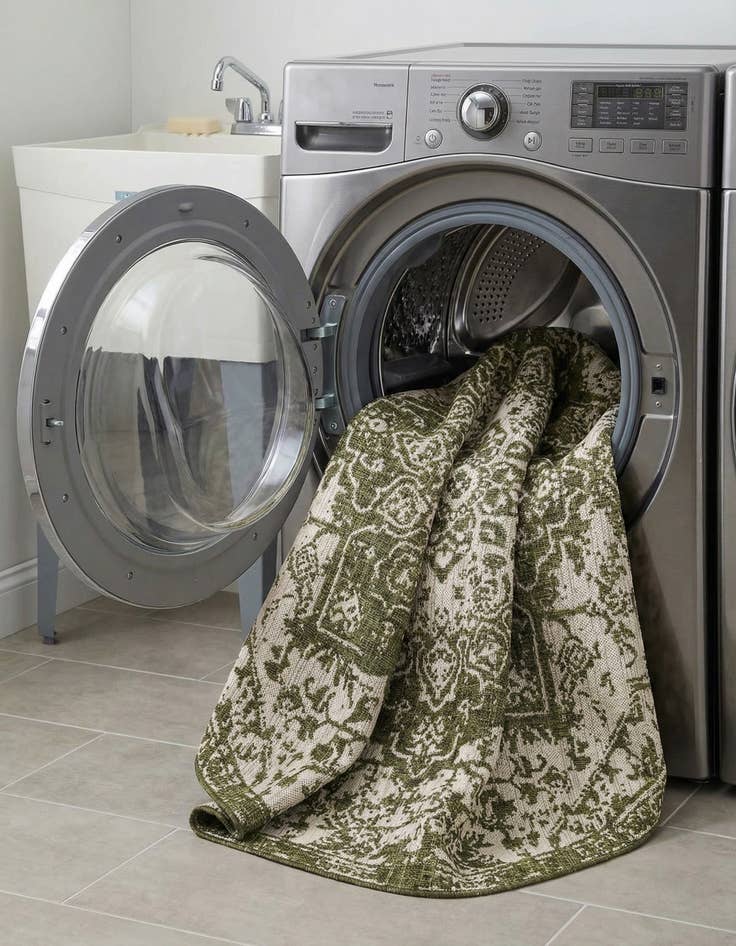 Detail image of 7' x 7'  Washable Jill Zarin Dubai Indoor / Outdoor Round Rug