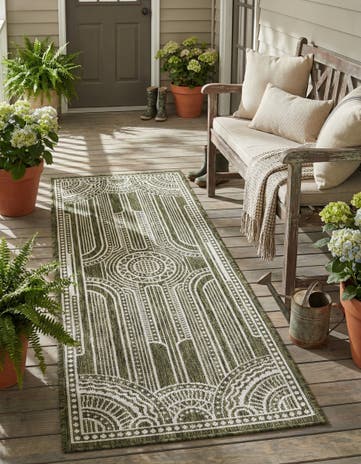 2' x 5' 3 Easy-Clean Traditional Indoor / Outdoor Runner Rug