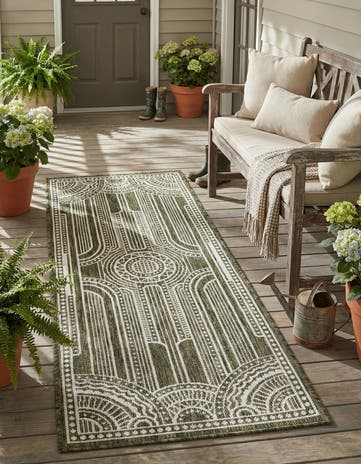 2' x 5' 3 Easy-Clean Traditional Indoor / Outdoor Runner Rug