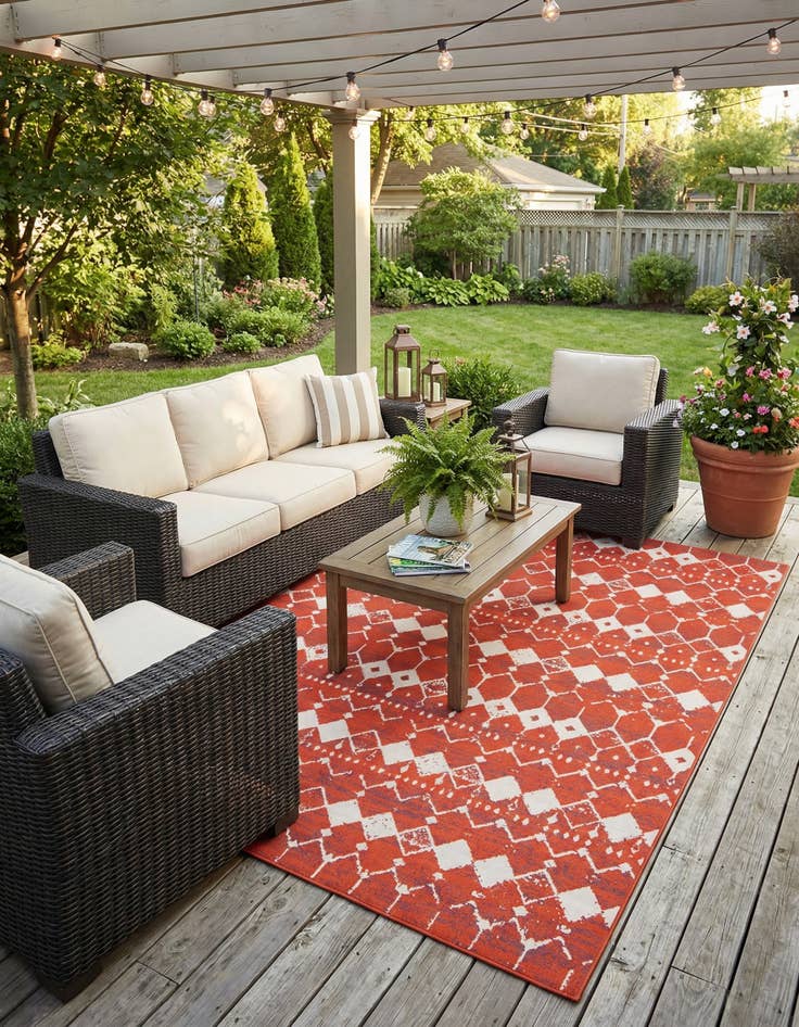 Detail image of 9' x 12' Easy-Clean Trellis Indoor / Outdoor Rug