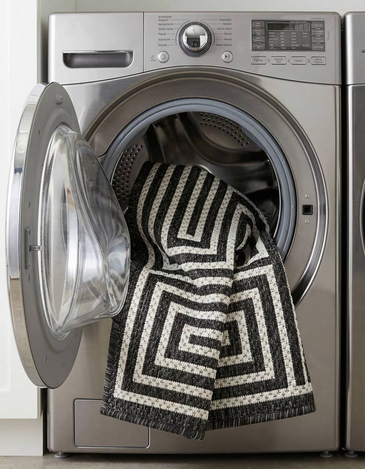 Detail image of  2' x 3'  Washable Modern Indoor / Outdoor Rug