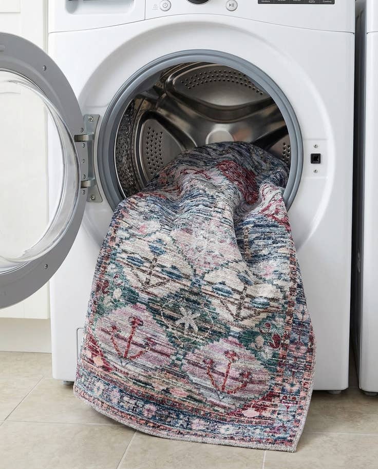 Detail image of 4' x 6' Washable Mangata Rug