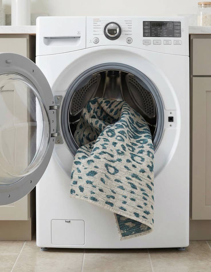 Detail image of  3' x 5' 3  Washable Safari Indoor / Outdoor Rug