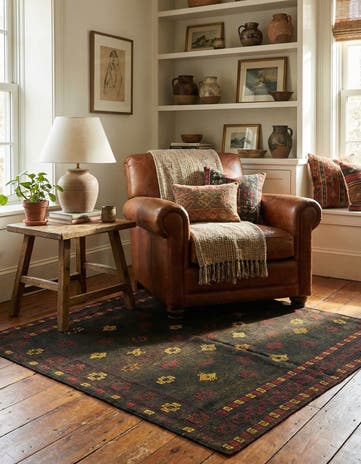 4' 2 x 4' 4 Hand Knotted Sumak Wool Square Rug