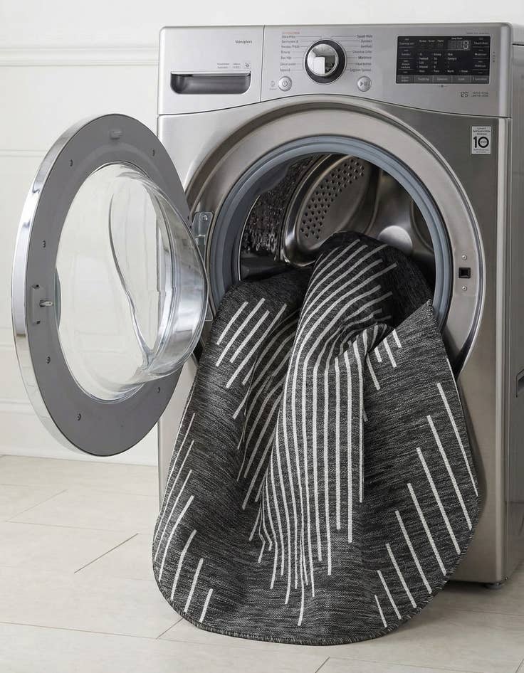 Detail image of 4' x 4'  Washable Modern Indoor / Outdoor Round Rug