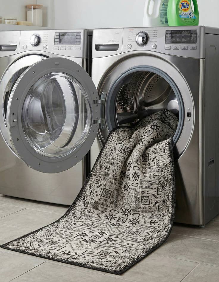 Detail image of 2' 7 x 10'  Washable Aztec Indoor / Outdoor Runner Rug