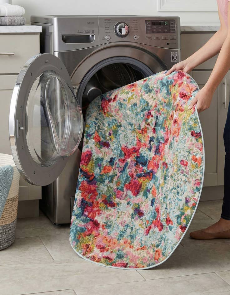 Detail image of 7' 10 x 7' 10  Washable Spectrum Round Rug