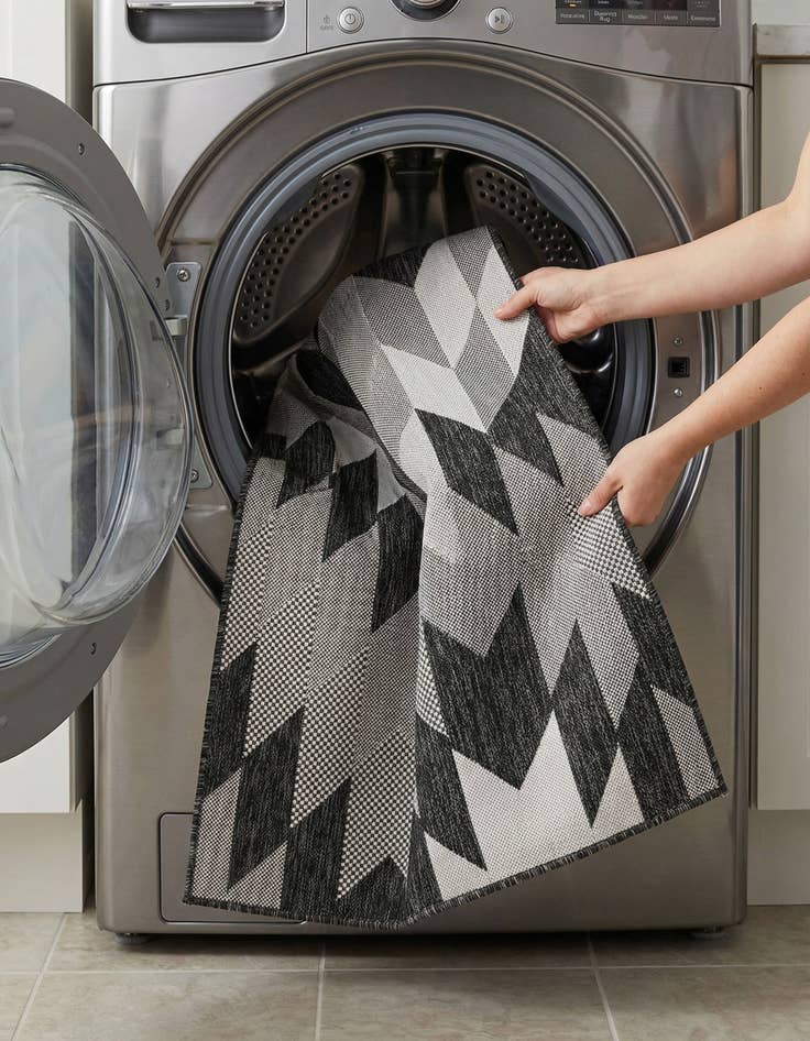 Detail image of 5' 3 x 7'  Washable Modern Indoor / Outdoor Rug