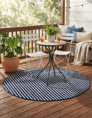 5' x 5' Easy-Clean Sabrina Soto Indoor / Outdoor Round Rug