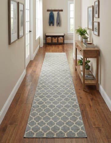2' 7 x 19' 8 Lattice Runner Rug