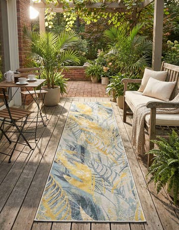 2' 7 x 10' Easy-Clean Botanical Indoor / Outdoor Runner Rug