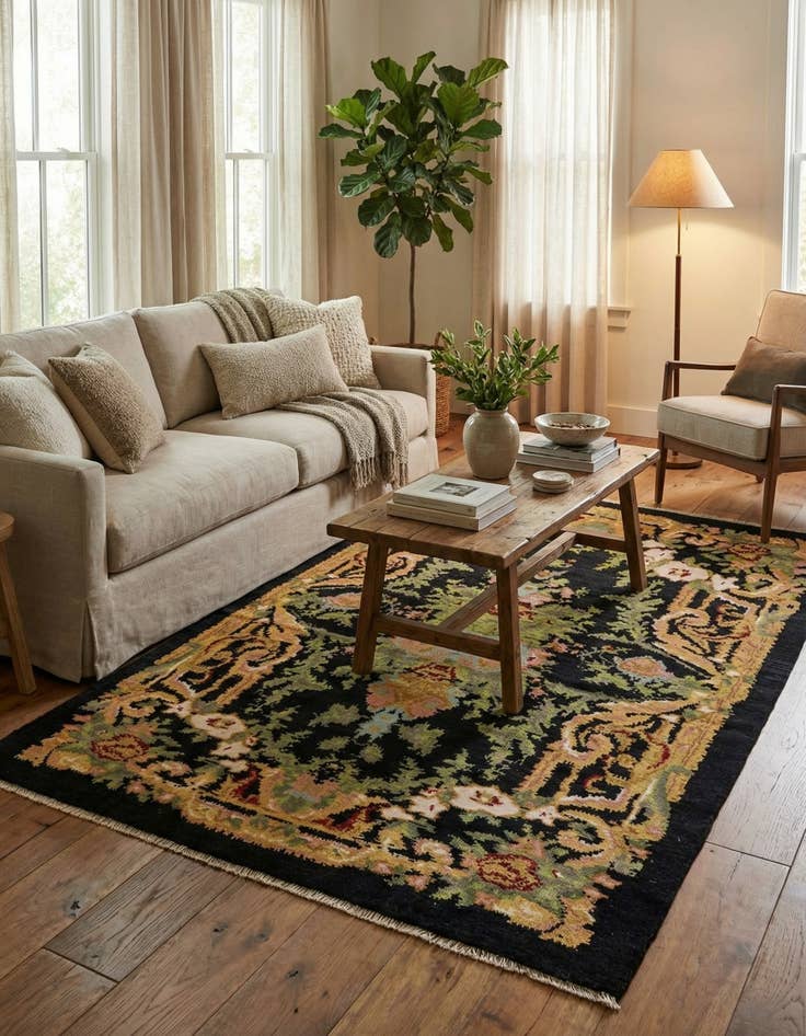 Detail image of 5' 6 x 8'  Hand Knotted Darya Rug