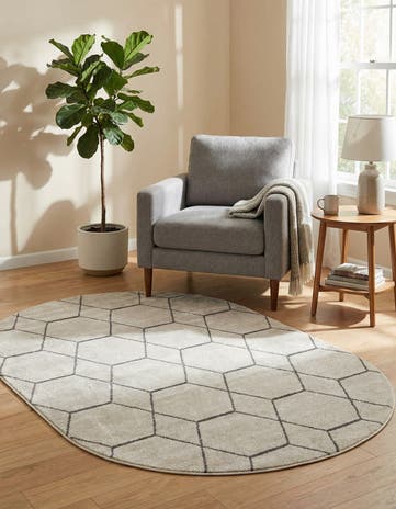 4' x 6' Lattice Frieze Oval Rug