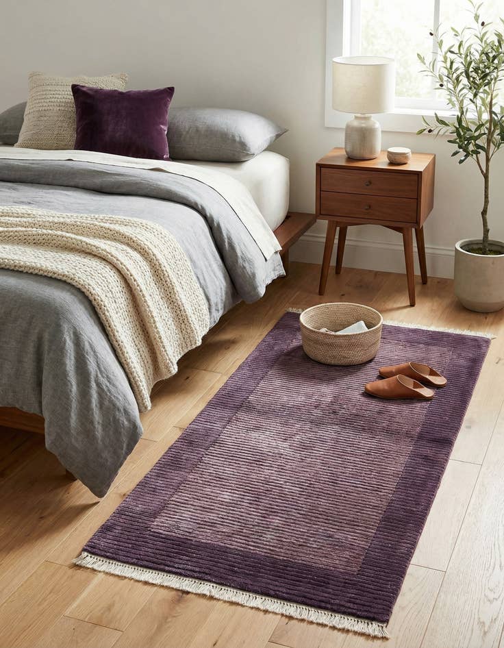 Detail image of 2' 7 x 4' 11  Hand Knotted Darya Wool Rug