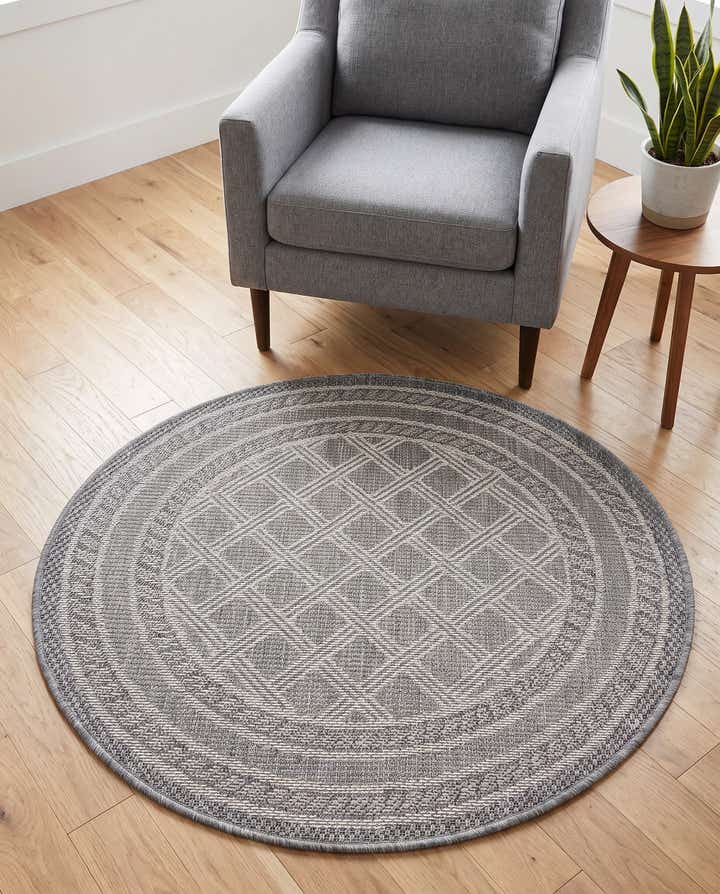 3' 3 x 3' 3 Easy-Clean Trellis Indoor / Outdoor Round Rug