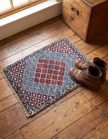 1' 4 x 2' Hand Knotted Ziegler Rug