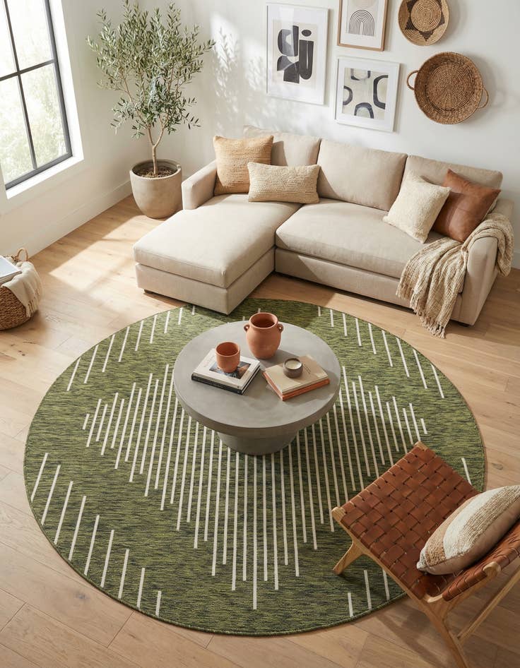 Detail image of 7' 10 x 7' 10 Easy-Clean Modern Indoor / Outdoor Round Rug