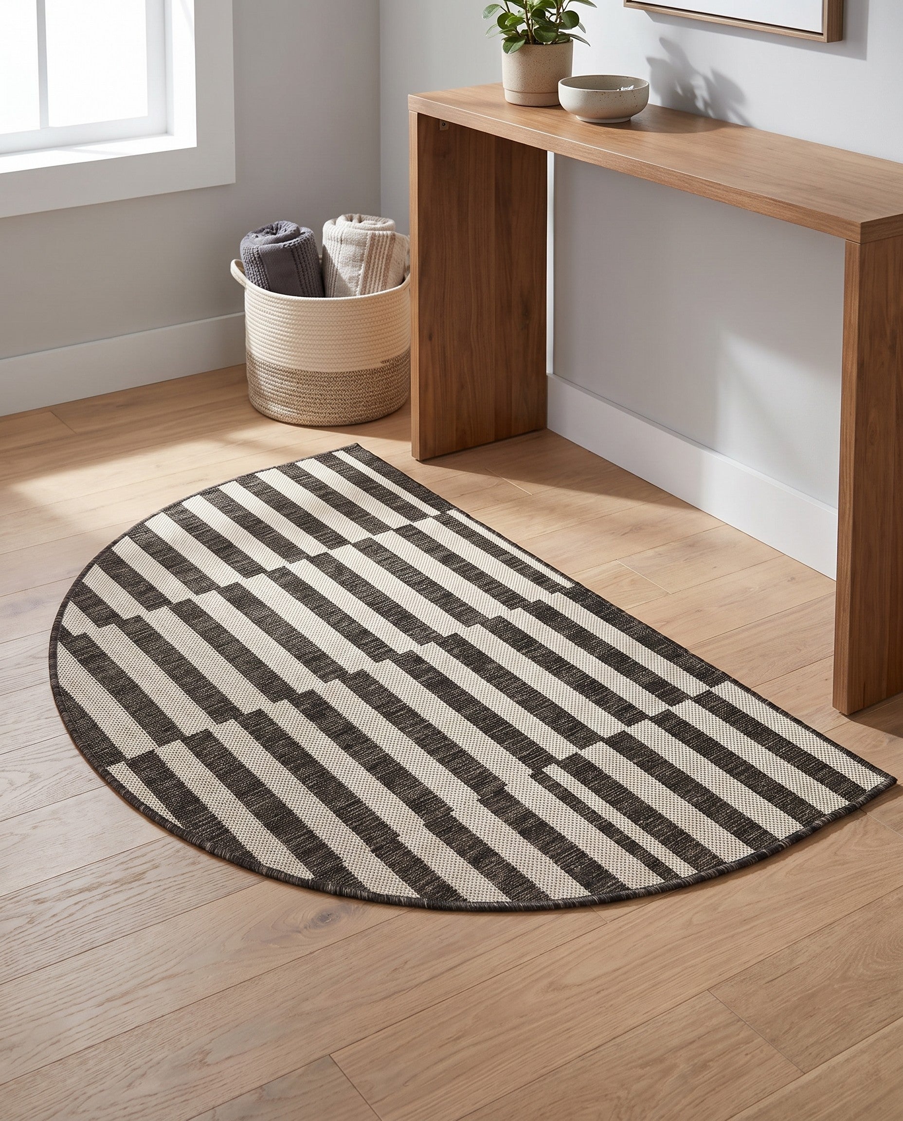 2' 7 x 4' Easy-Clean Striped Indoor / Outdoor Hearth Rug