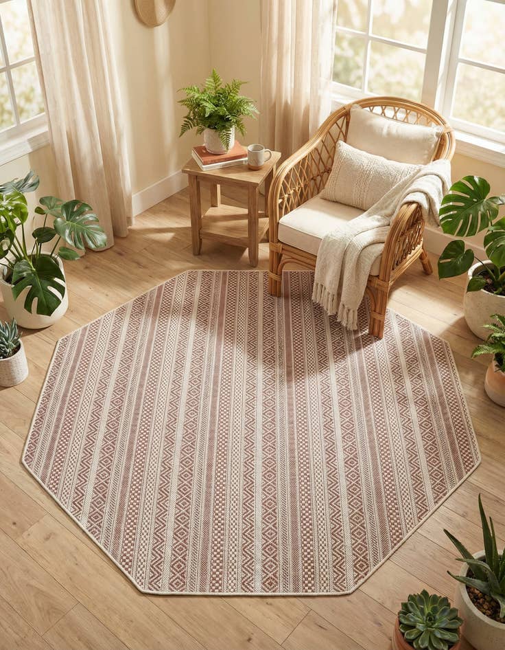 Detail image of 5' 3 x 5' 3 Easy-Clean Striped Indoor / Outdoor Octagon Rug