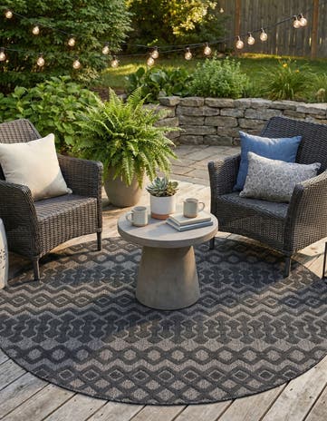 7' x 7' Easy-Clean Trellis Textured Indoor / Outdoor Round Rug