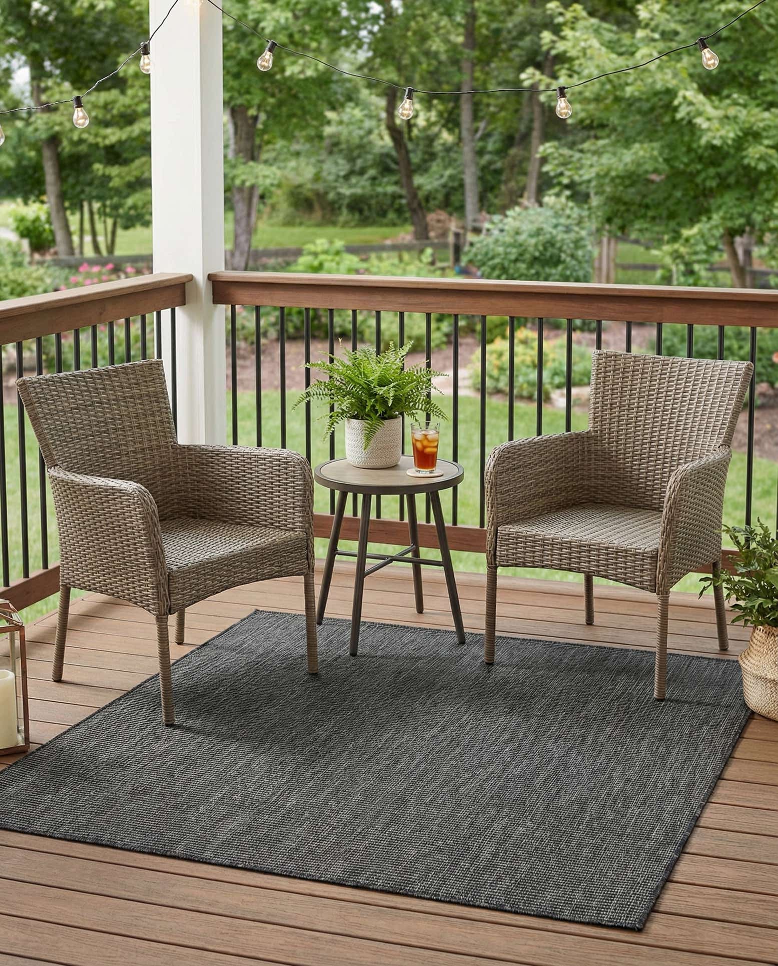 5' 3 x 5' 3 Easy-Clean Solid Indoor / Outdoor Square Rug