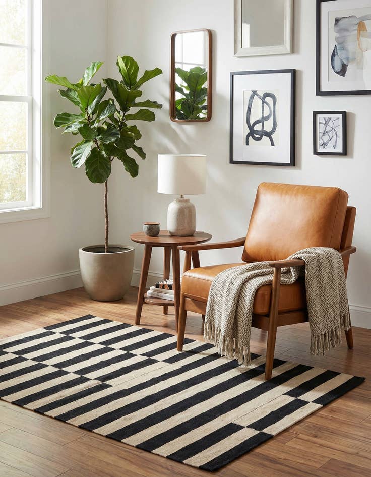 Detail image of 3' 4 x 4' 11  Hand Woven Kilim Modern Wool Rug