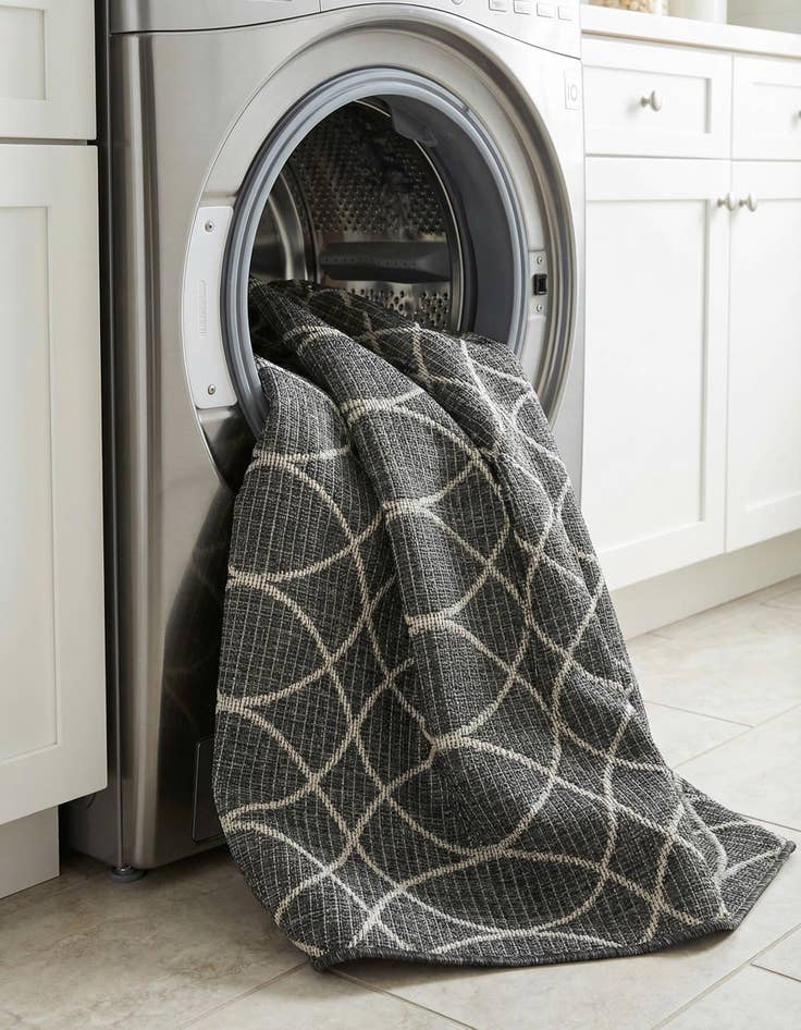 Detail image of 5' 3 x 8'  Washable Trellis Indoor / Outdoor Rug