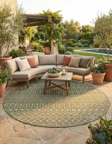 13' x 13' Easy-Clean Lattice Indoor / Outdoor Round Rug