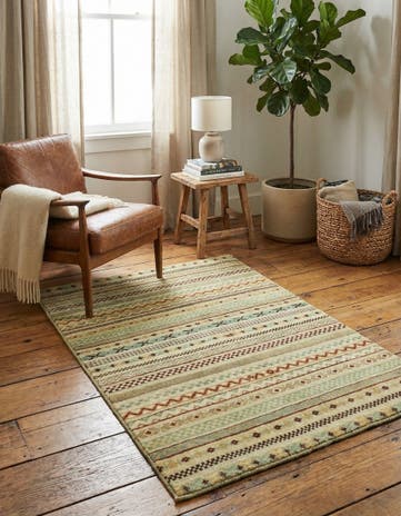 3' 2 x 4' 10 Hand Knotted Darya Rug