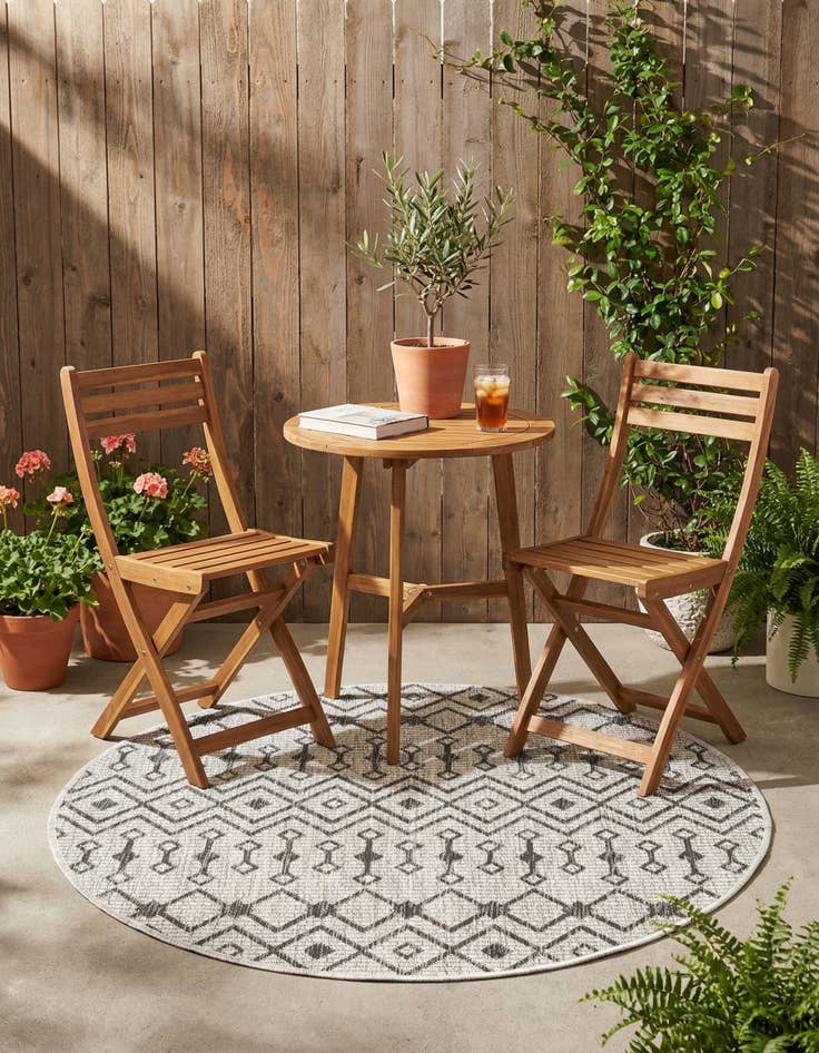 Detail image of 3' x 3'  Washable Trellis Indoor / Outdoor Round Rug