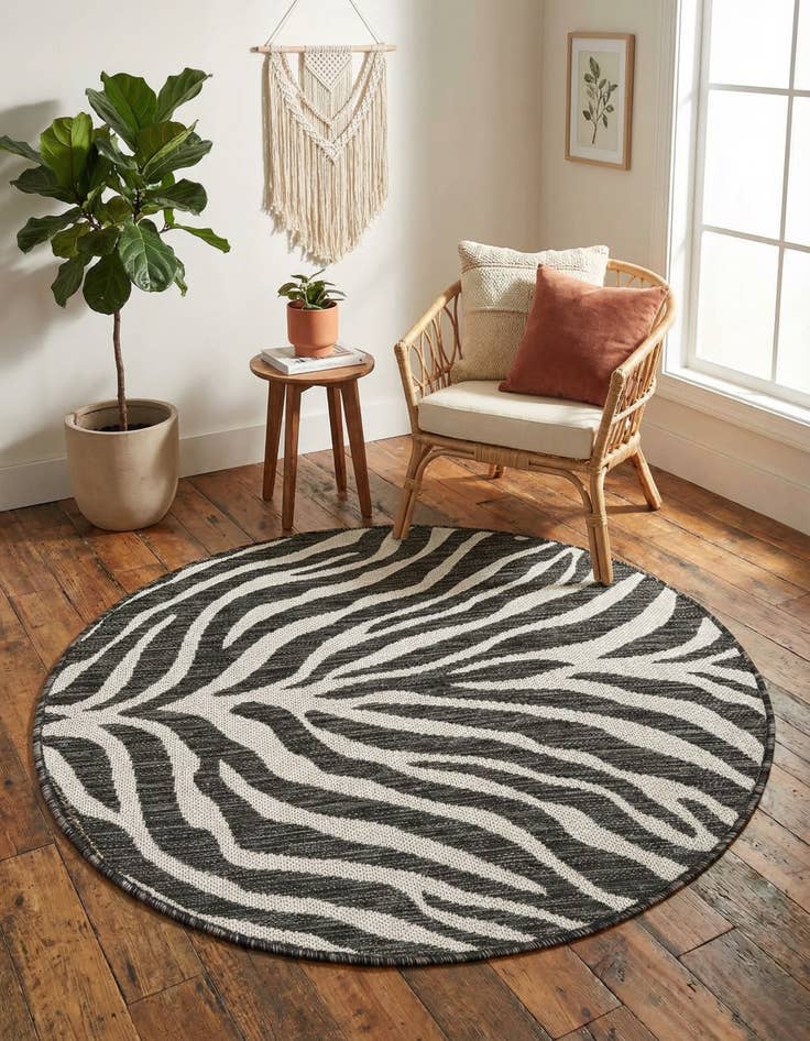 Detail image of  3' x 3'  Washable Safari Indoor / Outdoor Round Rug