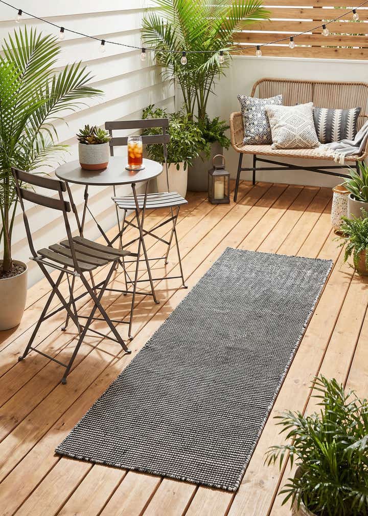 2' x 6' 1 Easy-Clean Jill Zarin Palm Springs Indoor / Outdoor Runner Rug