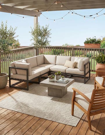 6' x 9' Easy-Clean Modern Indoor / Outdoor Rug