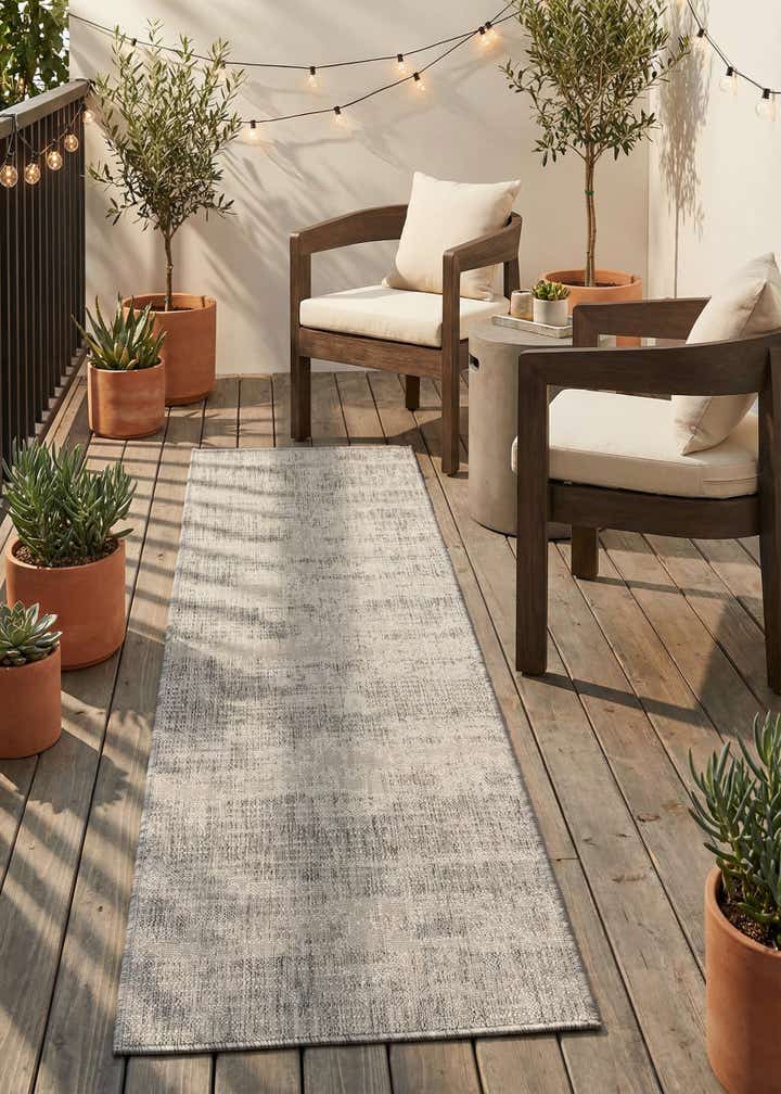 2' x 6' Easy-Clean Modern Indoor / Outdoor Runner Rug