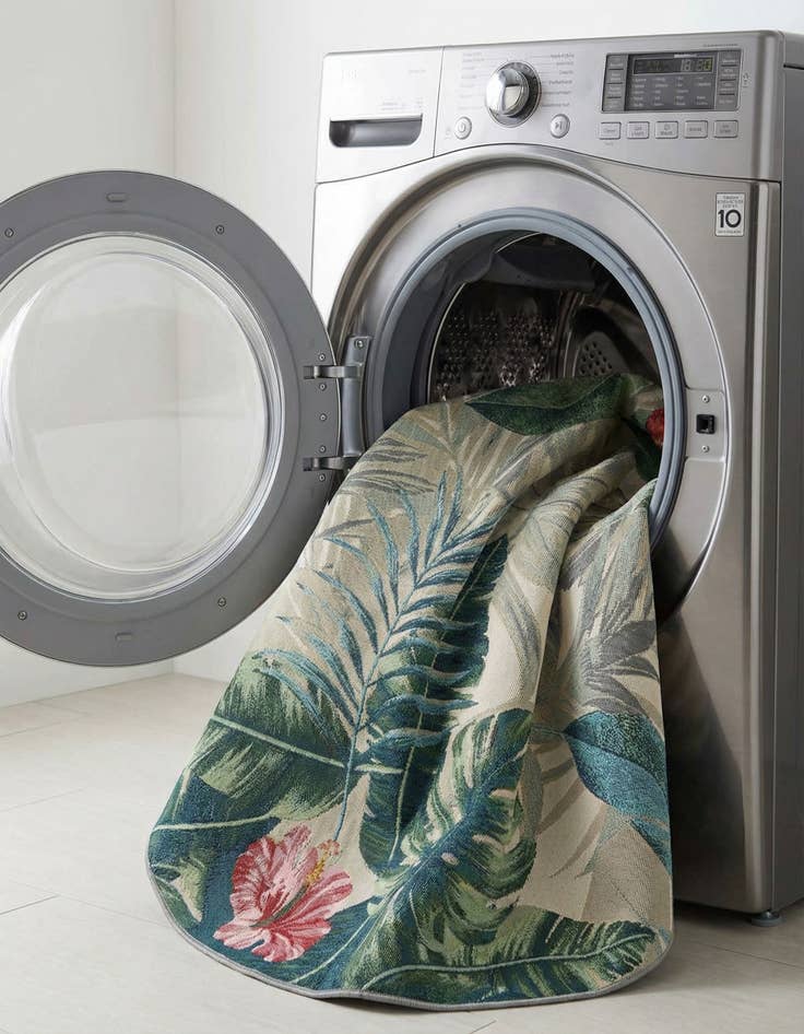 Detail image of 5' x 5'  Washable Botanical Indoor / Outdoor Round Rug