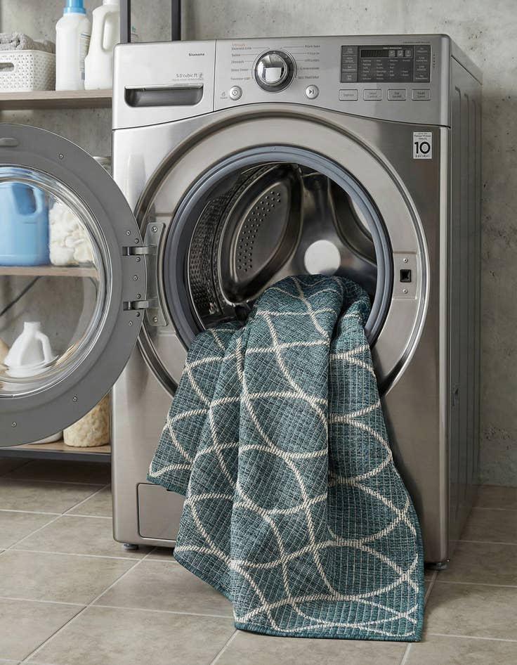 Detail image of 4' x 6'  Washable Trellis Indoor / Outdoor Rug