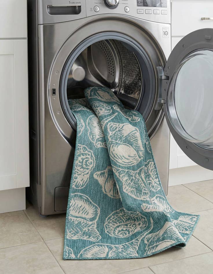 Detail image of 2' 7 x 12'  Washable Coastal Indoor / Outdoor Runner Rug