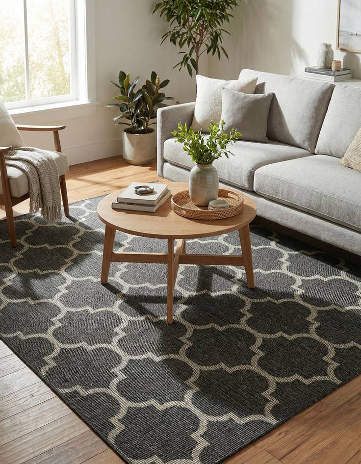 Detail image of 5' 3 x 7' Easy-Clean Trellis Indoor / Outdoor Rug