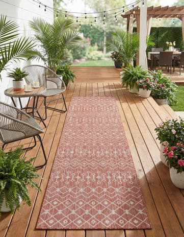 2' 7 x 10' Easy-Clean Lattice Indoor / Outdoor Runner Rug