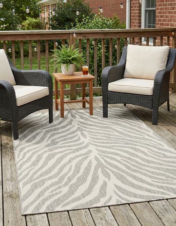 5' 3 x 8' Easy-Clean Safari Indoor / Outdoor Rug