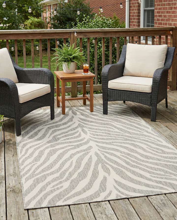 5' 3 x 8' Easy-Clean Safari Indoor / Outdoor Rug