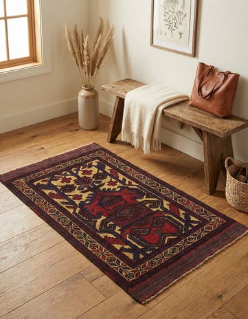 2' 9 x 4' 6 Hand Knotted Sumak Wool Rug