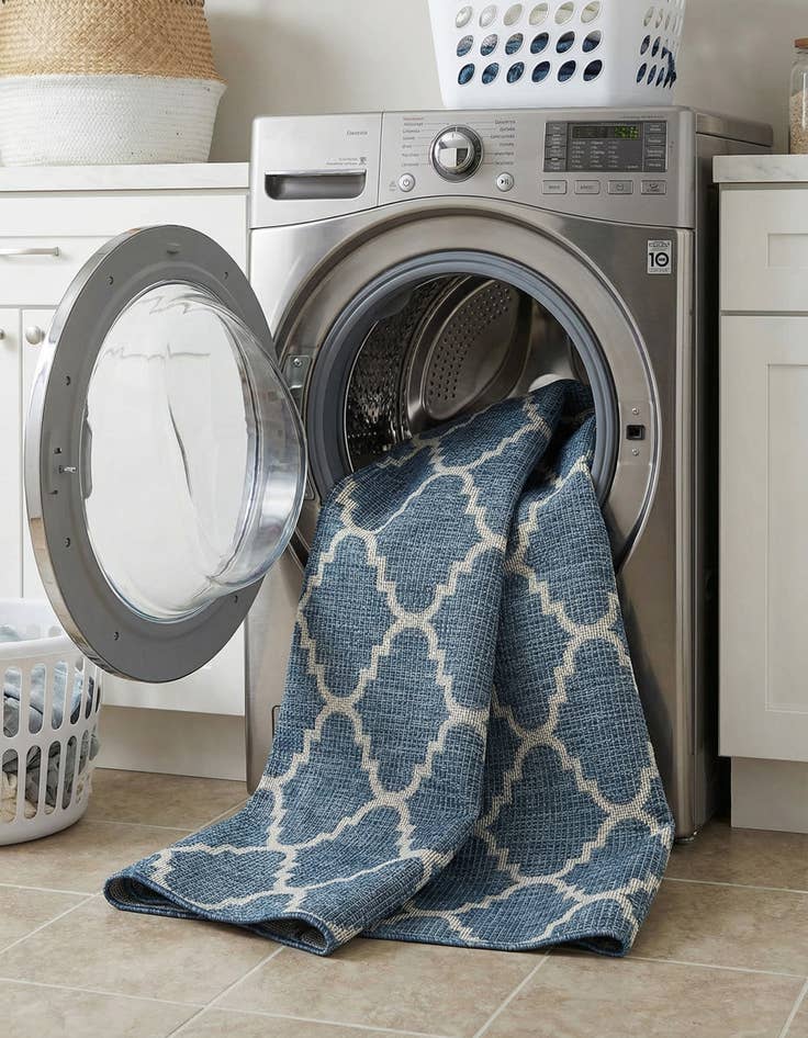 Detail image of 6' x 9'  Washable Trellis Indoor / Outdoor Rug