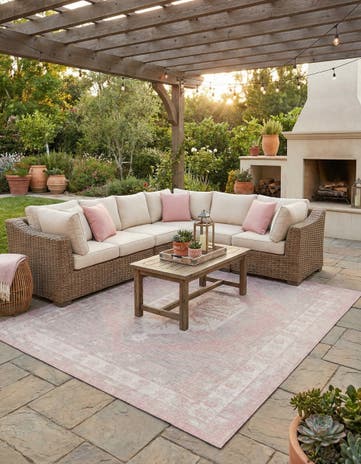 10' x 13' Easy-Clean Traditional Indoor / Outdoor Rug
