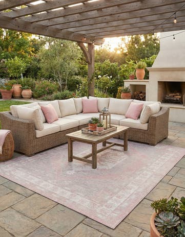 10' x 13' Easy-Clean Traditional Indoor / Outdoor Rug