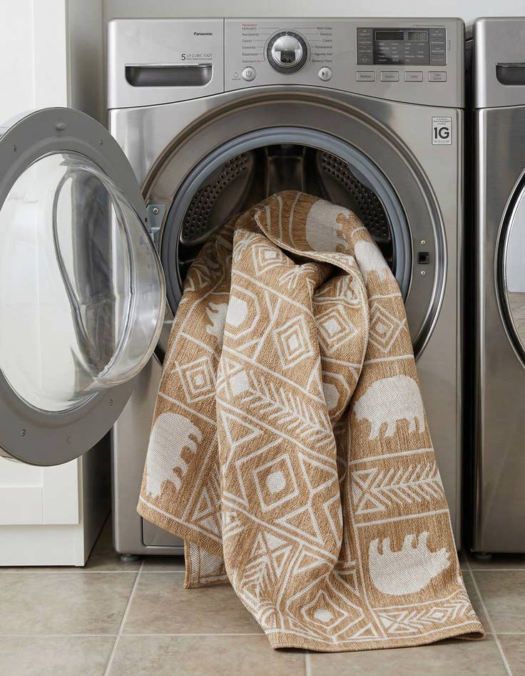 Detail image of 7' 10 x 10'  Washable Southwestern Indoor / Outdoor Rug